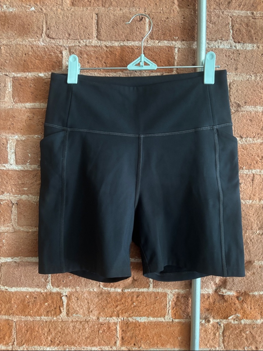 Girlfriend Collective Compressive Pocket Run Short, Black - Picture 2 of 7